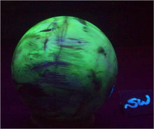 Load image into Gallery viewer, Fluorescent Petrified Wood w Crystal Vugs 89mm Sphere for UV Collection 6552