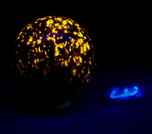 Load image into Gallery viewer, Fluorescent Yooperlite 64mm Sphere for Collection or Home Decor NS3