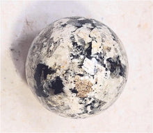 Load image into Gallery viewer, Fluorescent Mont St Hilaire Hackmanite 35mm Sphere for Collection or UV Study 6519