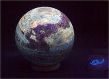 Load image into Gallery viewer, Fluorescent Lapis w Hackmanite Phlogopite Diopside 82mm Sphere UV Display 6216
