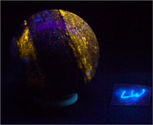 Load image into Gallery viewer, Fluorescent Lapis w Hackmanite Phlogopite Diopside 82mm Sphere UV Display 6216
