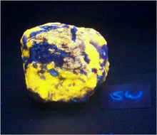 Load image into Gallery viewer, Fluorescent Wernerite Medium Specimen WSP04
